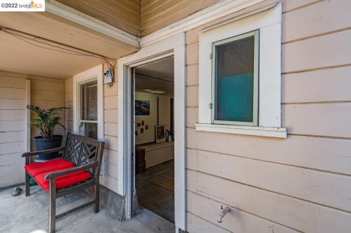 3032 College Ave, Berkeley CA  94705-2506 exterior