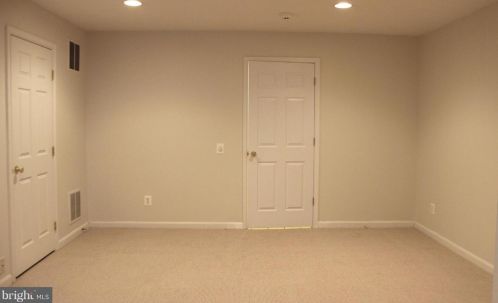 6392 Levtov Lndg, Alexandria VA  22312-3987 exterior