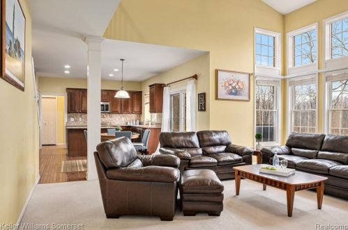 5348 Creekmonte Dr, Rochester MI 48306-4793 exterior