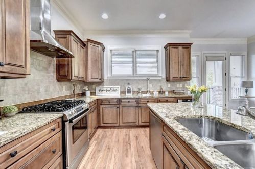 6033 City Walk Ln, Atlanta GA 30328 exterior