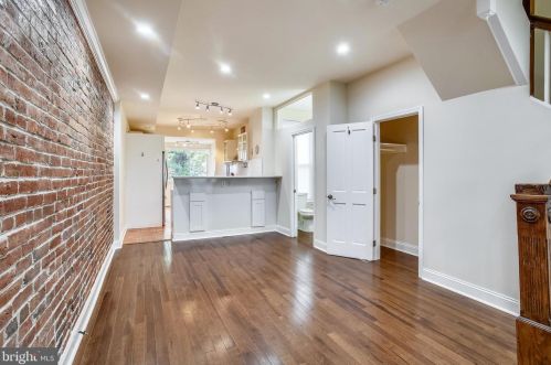 309 K St, Washington DC  20003-3452 exterior