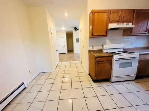 8 Morgan Ave, Poughkeepsie NY  12601-2709 exterior