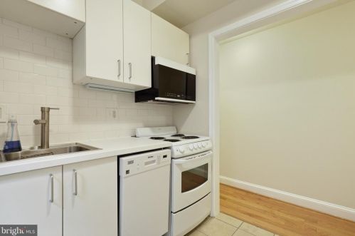 805 T St, Washington DC 20001-3127 exterior