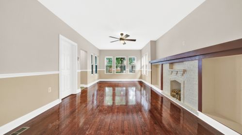 5820 Campbell Ave, Chicago, IL 60659-5011