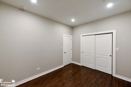 6229 Eberhart Ave, Chicago IL 60637-3318 exterior