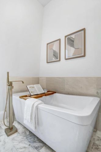 2646 Russell Blvd, Saint Louis MO 63104-2608 exterior