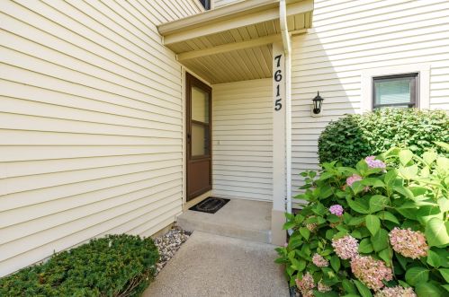 7615 Blackmar Cir, Kalamazoo, MI 49024-4089