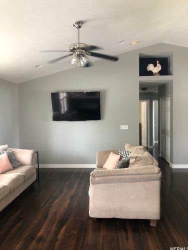 341 Ln Vera Ln, Sandy UT 84094 exterior