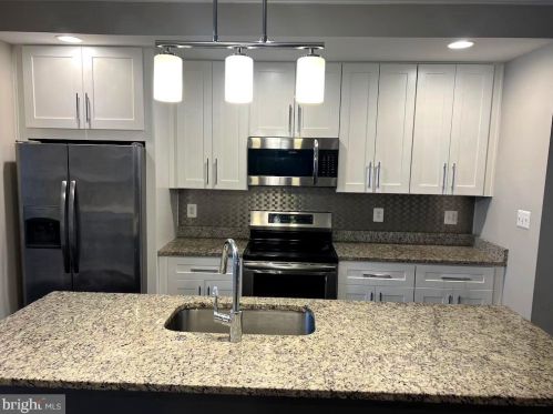 5302 Bass Pl, Washington DC  20019-6365 exterior