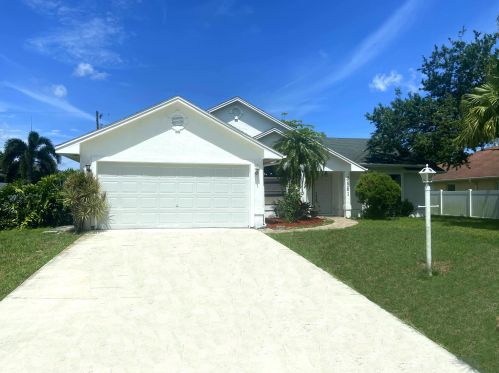 3651 Margela St, Fort Pierce FL  34953-5224 exterior
