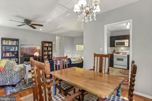 1302 Martha Custis Dr, Alexandria VA 22302-2025 exterior