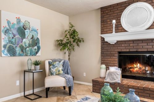 8079 Golden Star Ave, Riverside CA 92506-5710 exterior