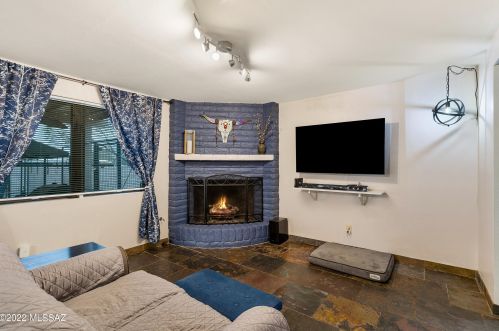 7117 Camino De Los Caballos, Tucson AZ 85743-9689 exterior