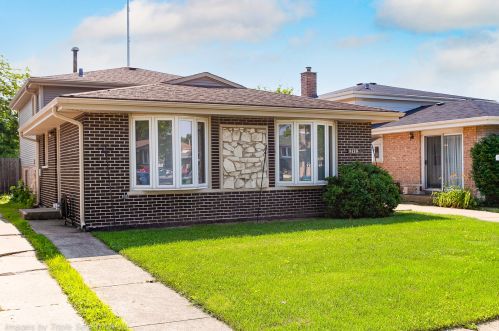 9129 Trumbull Ave, Chicago IL 60655-2507 exterior