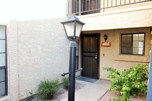 8231 21st Dr, Phoenix, AZ 85021-4946