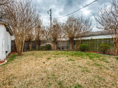 9612 Ferndale Rd, Dallas TX 75238-2731 exterior