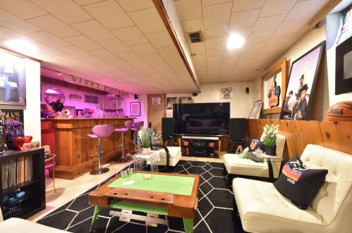 6227 Thurston Ct, Milwaukee WI 53218-2269 exterior