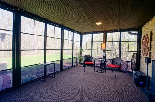 9355 Thrush Ln, Milwaukee WI 53217-1375 exterior