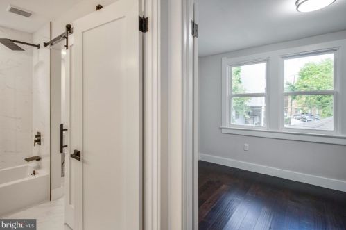 2911 17th St, Washington DC  20018-1825 exterior