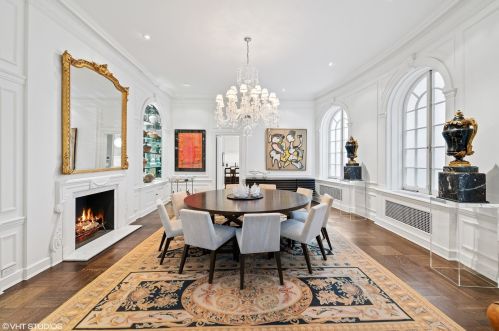 1521 State Pkwy, Chicago IL 60610-1613 exterior