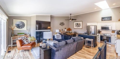 22158 Edgewater, Novi MI  48375-5014 exterior