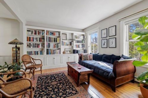 2 Cushing St, Providence RI 02906-2228 exterior