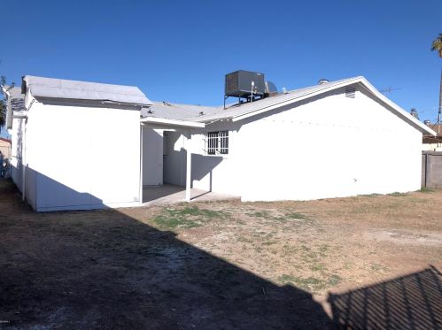 5413 Edgemont Ave, Phoenix AZ 85035-1716 exterior