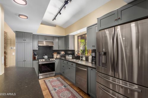 11039 11th St, Phoenix AZ  85020-5852 exterior