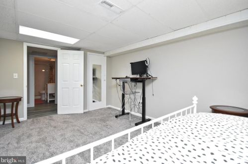 3010 Marl Pat Dr, Alexandria VA 22310-2219 exterior