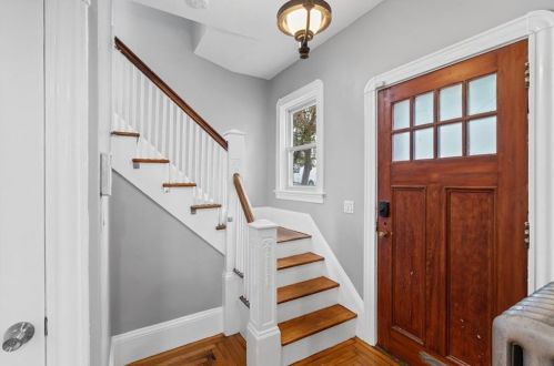 107 Overhill Rd, Providence RI  02906-4916 exterior