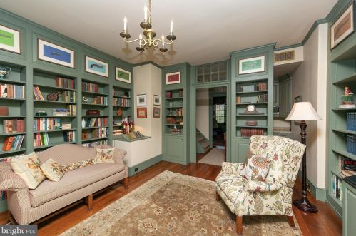 302 2nd St, Philadelphia PA 19148-1945 exterior