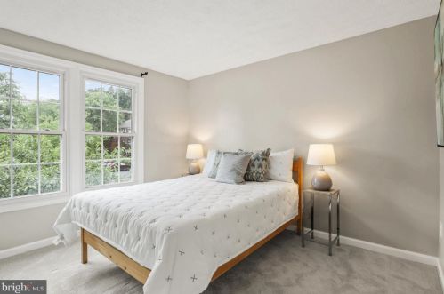 6023 Chicory Pl, Alexandria VA 22310-1795 exterior