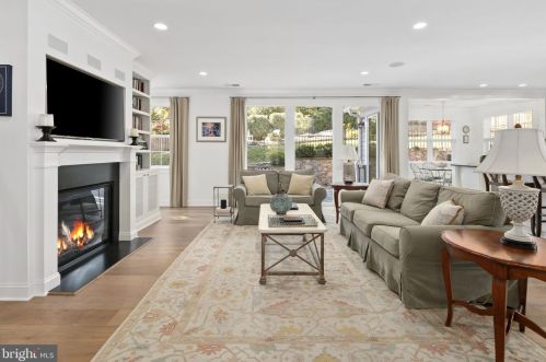 3877 30 St, Arlington VA 22207-5303 exterior