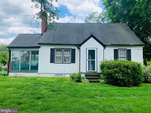 545 Plum Point Rd, Huntingtown, MD 20639-8303