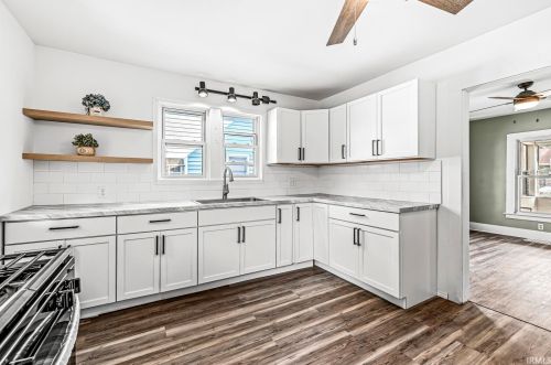 122 13 St, Mishawaka IN 46544-5313 exterior