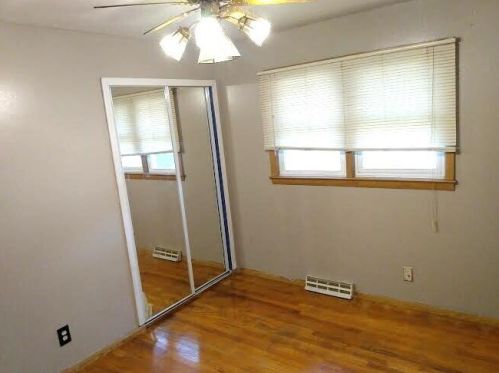 4823 20th St, Milwaukee WI  53221-2810 exterior