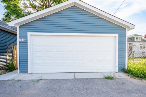 7616 Luella Ave, Chicago IL 60649-4108 exterior