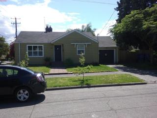 551 76 St, Seattle WA  98103-4722 exterior