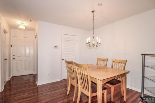 1737 Waterford Dr, Edison NJ  08817-1909 exterior