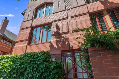 812 Kilbourn Ave, Milwaukee WI  53202-3462 exterior