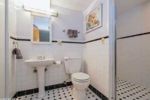 3534 Pne Grv Ave, Chicago IL 60657-1877 exterior