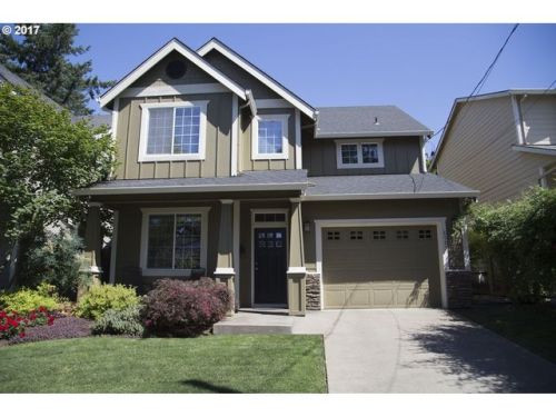 8523 Hancock St, Portland, OR 97220-5534