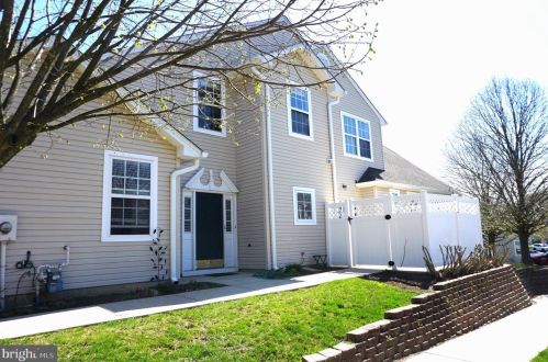 21 Fallview Ct, Trenton, NJ 08690-3218