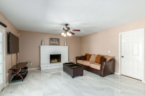 15614 29 Ave, Phoenix AZ 85053-4056 exterior