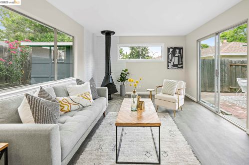 3213 Ida Dr, Concord CA  94519-2136 exterior