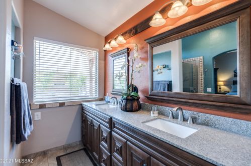 11347 Gray Boulder Ct, Tucson AZ  85737-4612 exterior