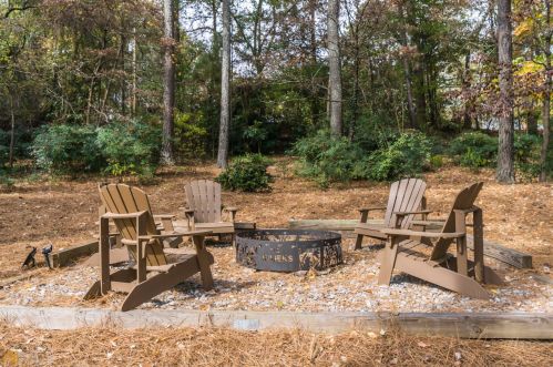 7710 Dunvegan Close, Atlanta GA 30350-5504 exterior