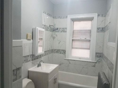 6938 Campbell Ave, Chicago IL 60645-4604 exterior