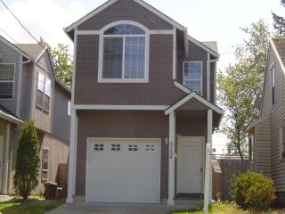 5724 Alton St, Portland, OR 97213-3253