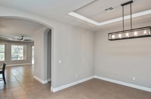 12687 Biscayne Ct, Naples FL 34105-4935 exterior